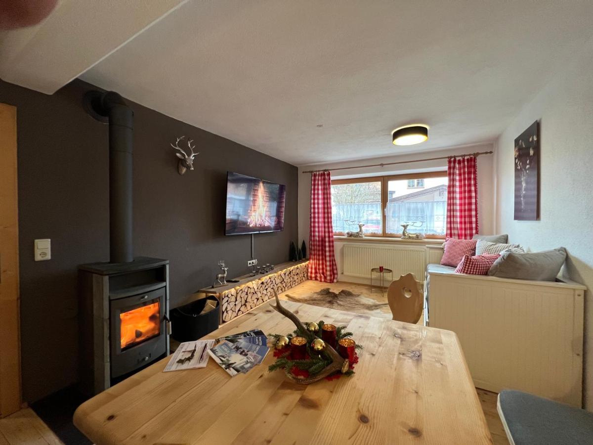 Ferienwohnung Steinbock Terrasse, Gartensauna, Garten, Grillplatz Stumm Luaran gambar