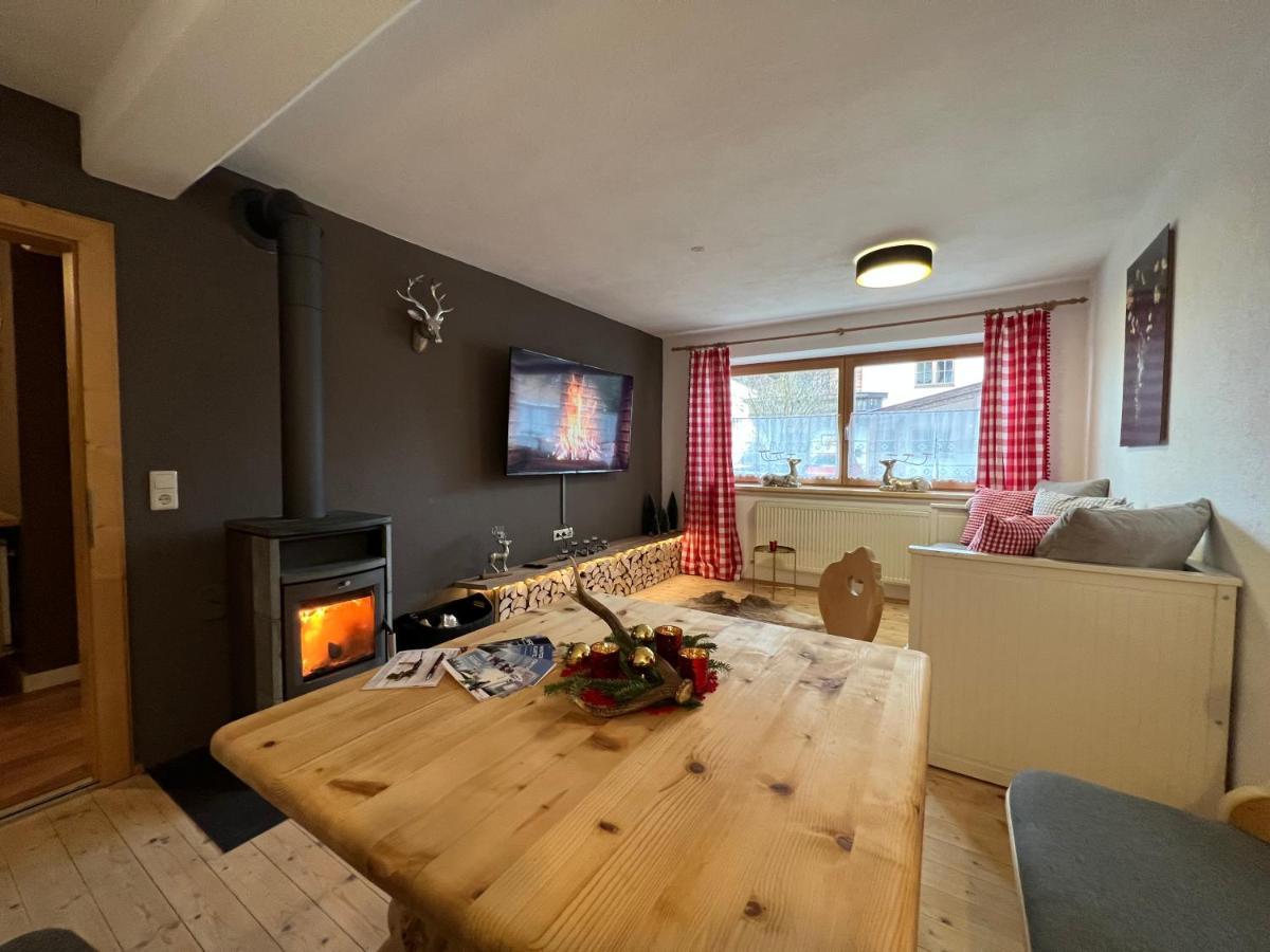 Ferienwohnung Steinbock Terrasse, Gartensauna, Garten, Grillplatz Stumm Luaran gambar
